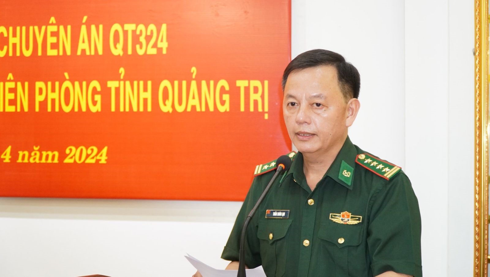Đại tá Trần Xuân Lạn – Phó Chỉ huy trưởng BĐBP Quảng Trị báo cáo tóm tắt quà trình thực hiện chuyên án.