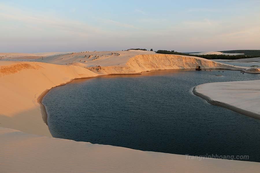 Động cát Vĩnh Tú - Ảnh: trangvinhoang.com