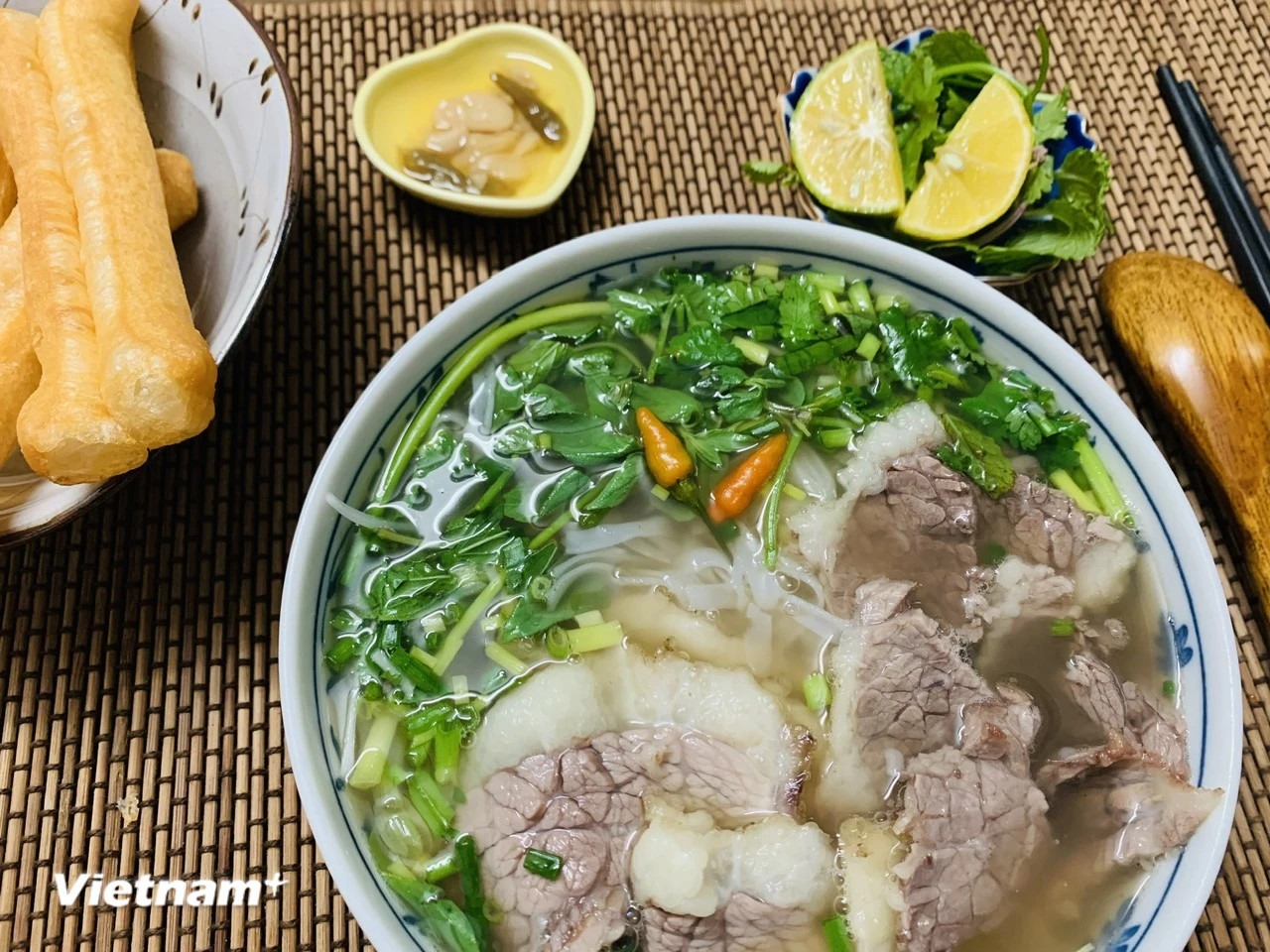 Bún chả, món ăn đặc trưng của người Hà Nội. (Ảnh: Mai Mai/Vietnam+)