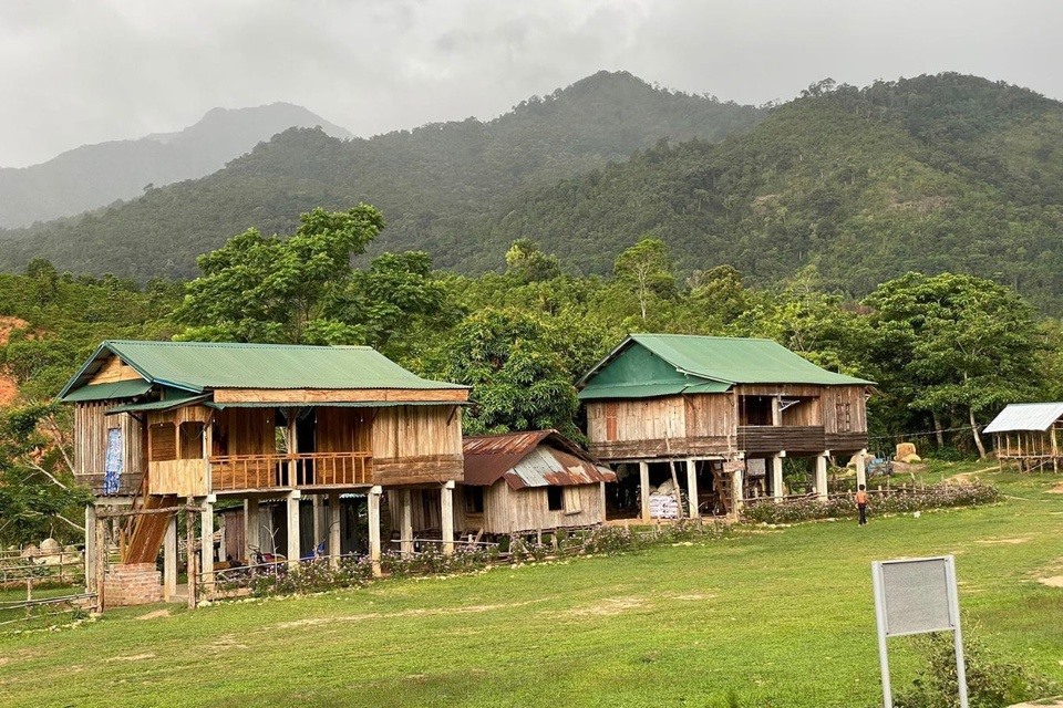 Đến thôn Chênh Vênh, du khách sẽ cảm nhận vẻ đẹp của núi rừng, thả mình vào dòng thác tươi mát. Ảnh: Nguyễn Hải Thọ, @_qiuxian_.