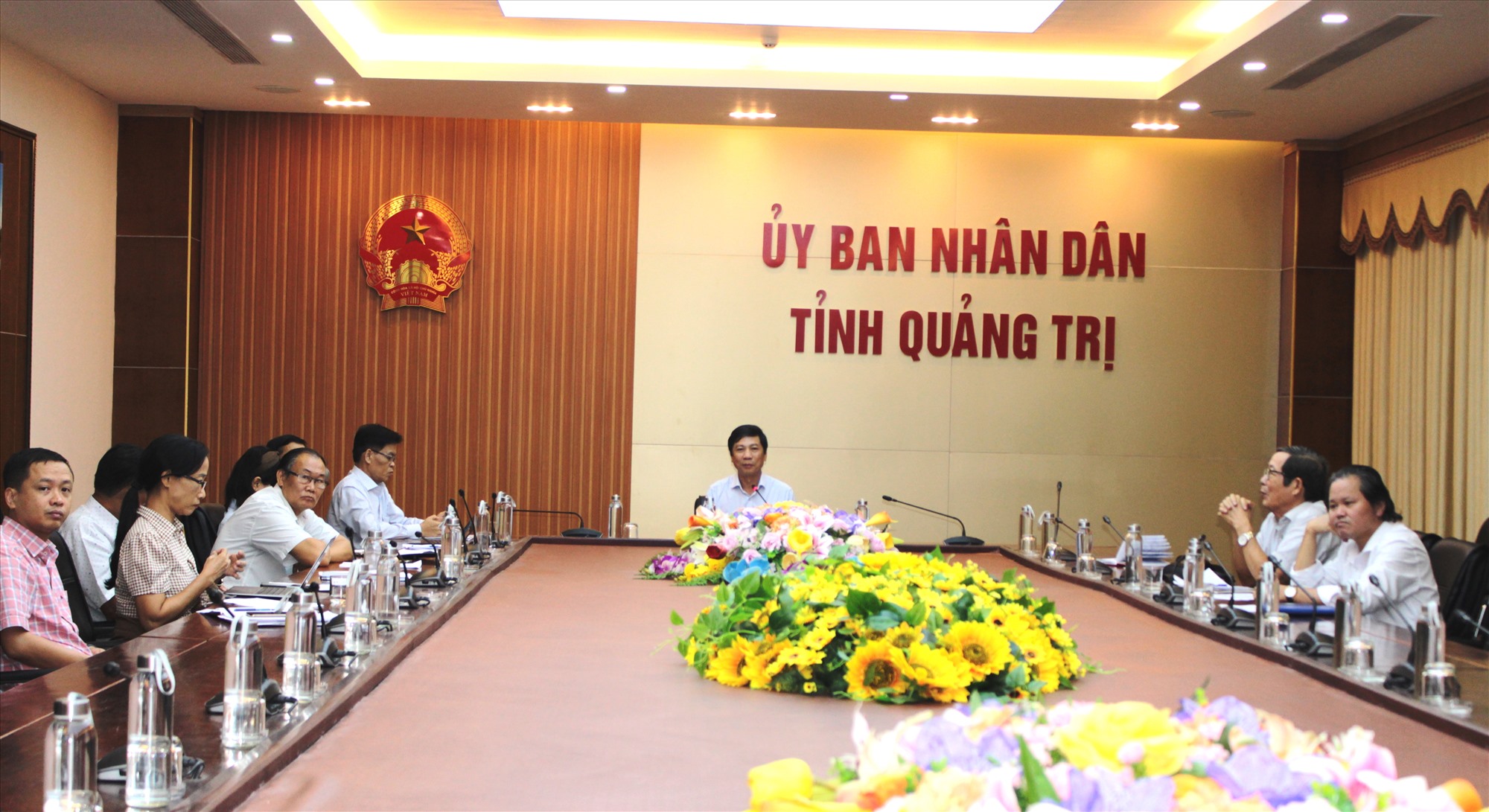 Phó Chủ tịch UBND tỉnh Hoàng Nam phát biểu tại cuộc họp - Ảnh: T.T