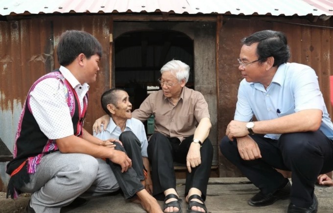 Tổng Bí thư Nguyễn Phú Trọng luôn thể hiện rõ nhất phẩm chất “cần, kiệm, liêm, chính, chí công vô tư” theo tấm gương của Chủ tịch Hồ Chí Minh; là người luôn kiên định quan điểm, tư tưởng của Chủ tịch Hồ Chí Minh”.