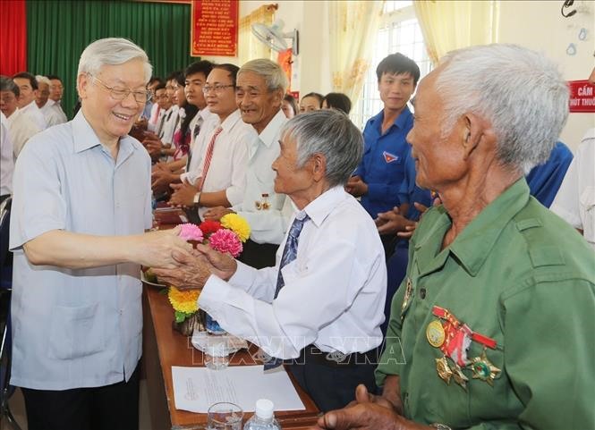 Tổng Bí thư Nguyễn Phú Trọng trong lần về thăm xã miền núi Sơn Hà, huyện Sơn Hòa, tỉnh Phú Yên (3/5/2016). Ảnh: Trí Dũng/TTXVN