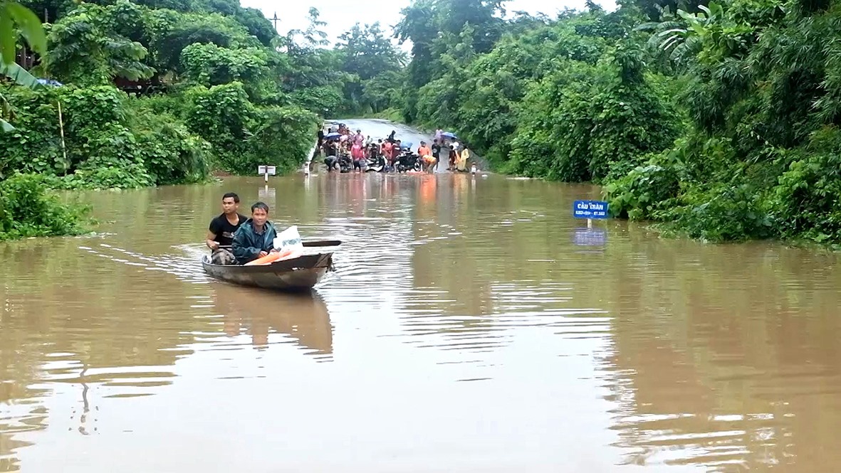 Các ngầm tràn ở Hướng Hóa là địa điểm thường xuyên bị ngập sâu, gây chia cắt trong mùa mưa bão -Ảnh: L.A